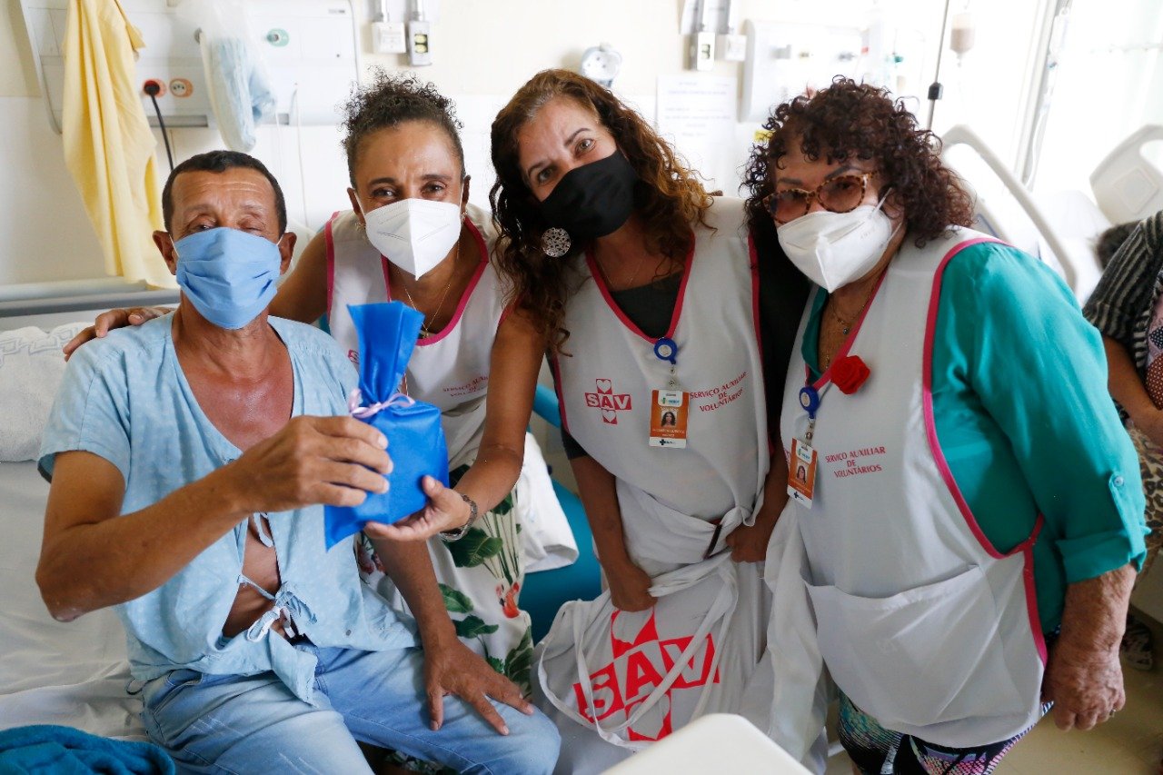 voluntarios transformam tempo em cuidado ha 61 anos no hospital de base 1789852272